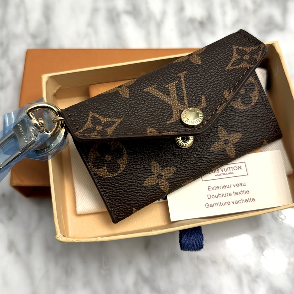 LV key pouch